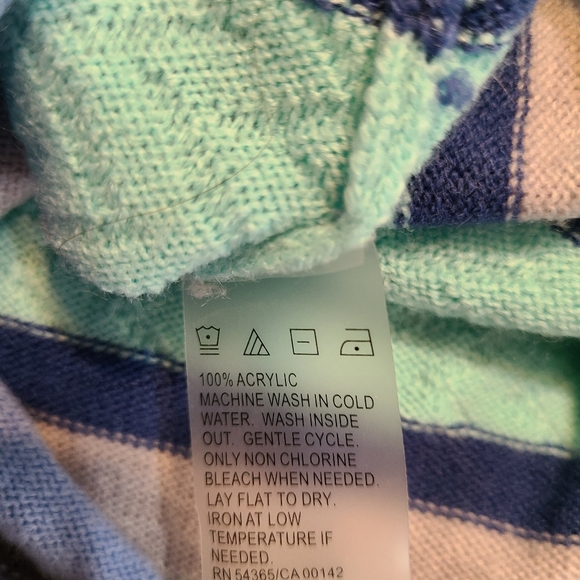 🌟Mock Neck Sweater Size Small Petite - Picture 7 of 7